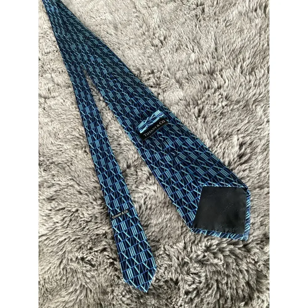 Tiffany & Co. Men's 100% Silk Roman Numerals Neck Tie Made in Italy Blue‎